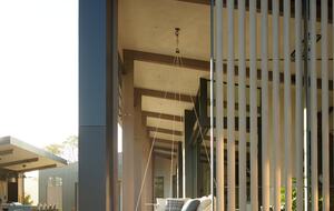 Modern Hilltop Wine-Country Home Surrounded by Forest, close to town - Healdsburg, California