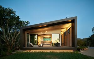 Modern Hilltop Wine-Country Home Surrounded by Forest, close to town - Healdsburg, California