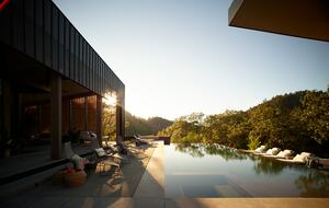 Modern Hilltop Wine-Country Home Surrounded by Forest, close to town - Healdsburg, California