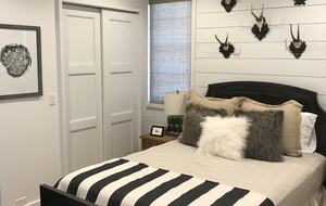 Guest room 2 - Queen bed