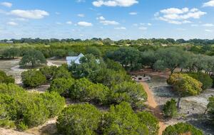 12 Acre Designer Farmhouse in TX Wine Country! - Stonewall, Texas