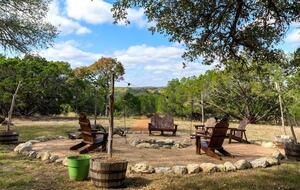 12 Acre Designer Farmhouse in TX Wine Country! - Stonewall, Texas
