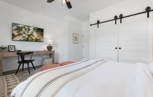 12 Acre Designer Farmhouse in TX Wine Country! - Stonewall, Texas