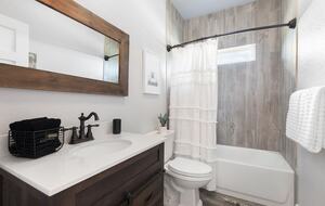 12 Acre Designer Farmhouse in TX Wine Country! - Stonewall, Texas