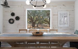 12 Acre Designer Farmhouse in TX Wine Country! - Stonewall, Texas