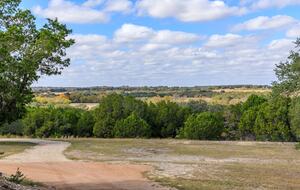 12 Acre Designer Farmhouse in TX Wine Country! - Stonewall, Texas