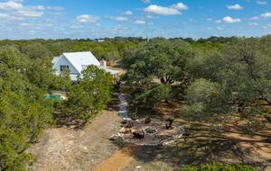 12 Acre Designer Farmhouse in TX Wine Country! - Stonewall, Texas