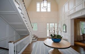 Southampton Masterpiece with a Pool + Sauna - Southampton, New York