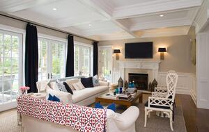 Southampton Masterpiece with a Pool + Sauna - Southampton, New York