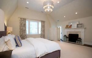 Southampton Masterpiece with a Pool + Sauna - Southampton, New York