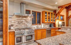 The Perch Park City - Magnificent Old Town Home with Views |Elevator | Hot Tub | Sauna | Game Room | Pinball - Park City, Utah