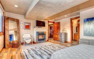 The Perch Park City - Magnificent Old Town Home with Views |Elevator | Hot Tub | Sauna | Game Room | Pinball - Park City, Utah