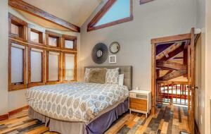 The Perch Park City - Magnificent Old Town Home with Views |Elevator | Hot Tub | Sauna | Game Room | Pinball - Park City, Utah