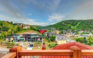 The Perch Park City - Magnificent Old Town Home with Views |Elevator | Hot Tub | Sauna | Game Room | Pinball - Park City, Utah