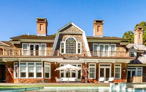 Stunning Sag Harbor Beach House - Sag Harbor, New York