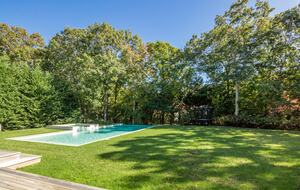 Stunning Sag Harbor Beach House - Sag Harbor, New York