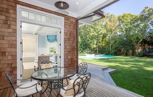 Stunning Sag Harbor Beach House - Sag Harbor, New York