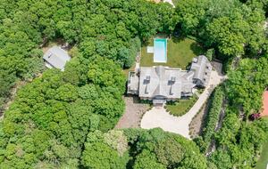 Stunning Sag Harbor Beach House - Sag Harbor, New York