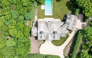 Stunning Sag Harbor Beach House - Sag Harbor, New York