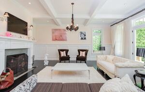 Stunning Sag Harbor Beach House - Sag Harbor, New York