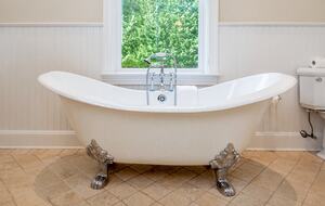 Stunning Sag Harbor Beach House - Sag Harbor, New York