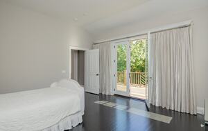 Stunning Sag Harbor Beach House - Sag Harbor, New York