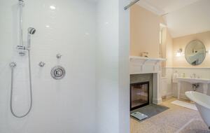 Stunning Sag Harbor Beach House - Sag Harbor, New York