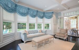 Stunning Sag Harbor Beach House - Sag Harbor, New York