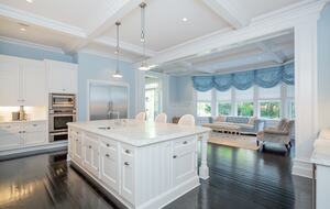 Stunning Sag Harbor Beach House - Sag Harbor, New York