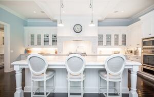 Stunning Sag Harbor Beach House - Sag Harbor, New York