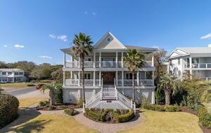 Endless Summer | With Huge Pool & Spa - Isle of Palms, South Carolina