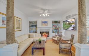 Endless Summer | With Huge Pool & Spa - Isle of Palms, South Carolina