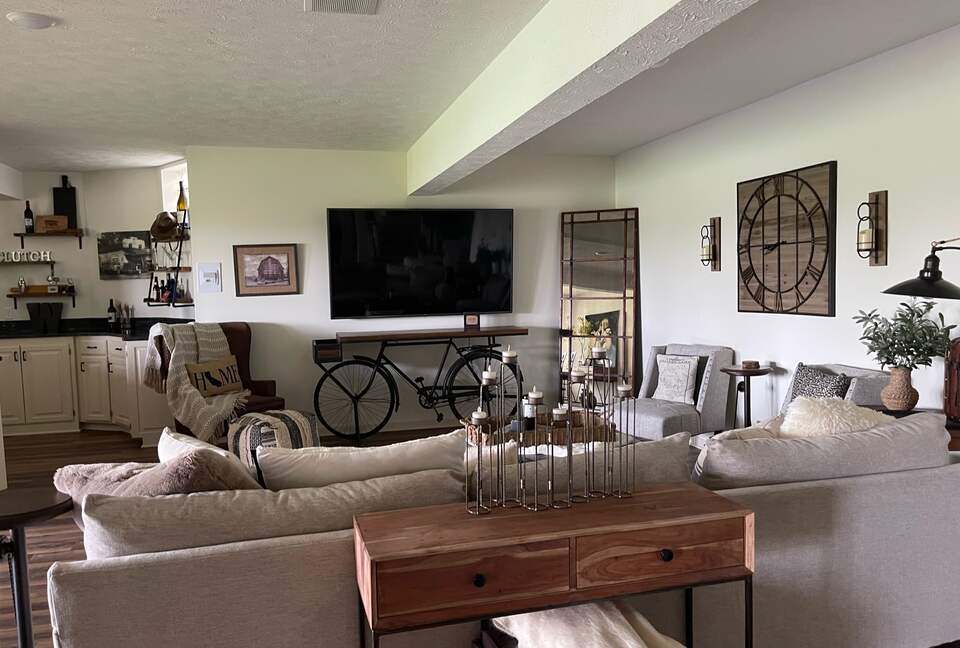 Omaha Retreat on 1 Acre - Available for College World Series CWS! - Omaha, Nebraska