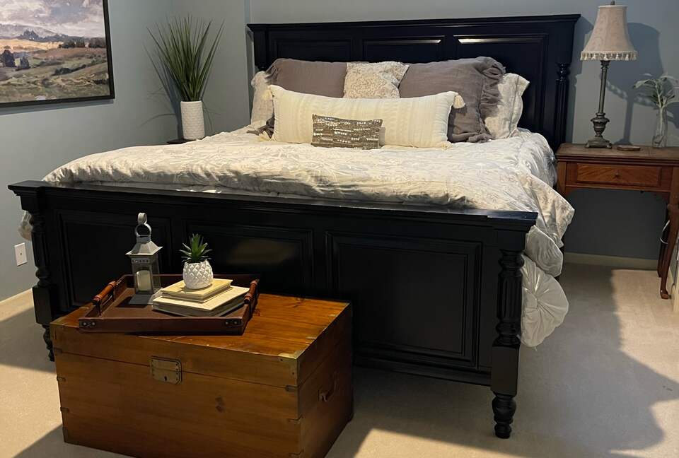 Omaha Retreat on 1 Acre - Available for College World Series CWS! - Omaha, Nebraska