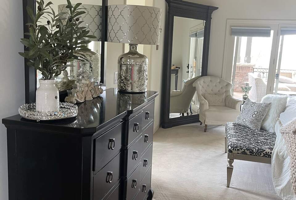 Omaha Retreat on 1 Acre - Available for College World Series CWS! - Omaha, Nebraska