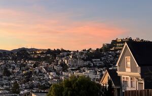 Charming Sunny Victorian | With a Gorgeous Chef's kitchen and backyard - San Francisco, California