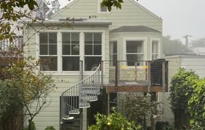 Charming Sunny Victorian | With a Gorgeous Chef's kitchen and backyard - San Francisco, California