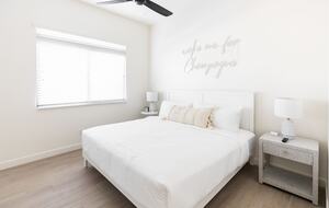 The Palmly , Hot tub, Fire Pit, Close to Old Town! - Scottsdale, Arizona