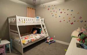 "Butterfly Retreat" Twin over Full, Ensuite Bath, Basement