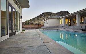 Modern Family-Friendly House | Fun Backyard Private Pool & Pickleball - Hurricane, Utah