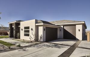 Modern Family-Friendly House | Fun Backyard Private Pool & Pickleball - Hurricane, Utah