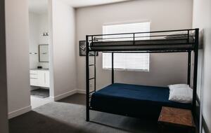 Modern Family-Friendly House | Fun Backyard Private Pool & Pickleball - Hurricane, Utah