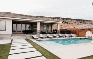 Modern Family-Friendly House | Fun Backyard Private Pool & Pickleball - Hurricane, Utah