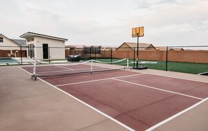 Modern Family-Friendly House | Fun Backyard Private Pool & Pickleball - Hurricane, Utah