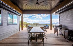 The Modern Bear | With a Private Pool, Ball Pit, Sleeps 12-50 - Garden City, Utah