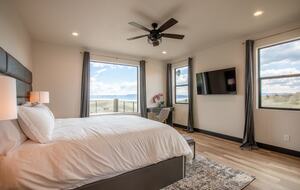 The Modern Bear | With a Private Pool, Ball Pit, Sleeps 12-50 - Garden City, Utah