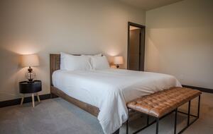 The Modern Bear | With a Private Pool, Ball Pit, Sleeps 12-50 - Garden City, Utah