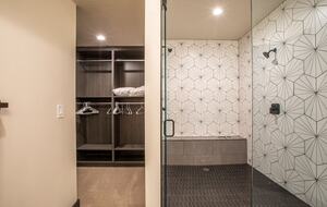 The Modern Bear | With a Private Pool, Ball Pit, Sleeps 12-50 - Garden City, Utah