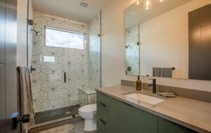 The Modern Bear | With a Private Pool, Ball Pit, Sleeps 12-50 - Garden City, Utah