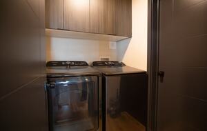 The Modern Bear | With a Private Pool, Ball Pit, Sleeps 12-50 - Garden City, Utah